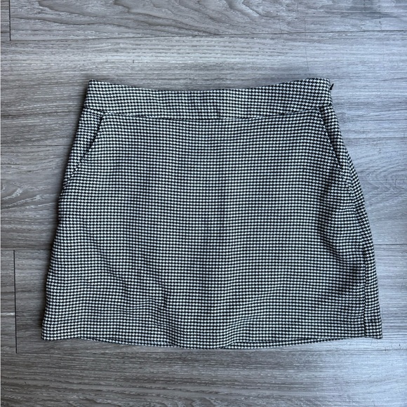 Abercrombie & Fitch Black and White Houndstooth Mini Skirt S - Picture 2 of 3